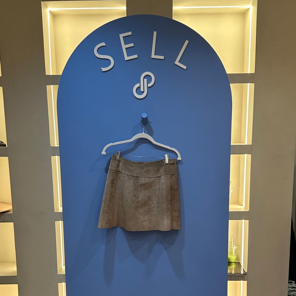 MaxMara Elegant Tan Mini Skirt